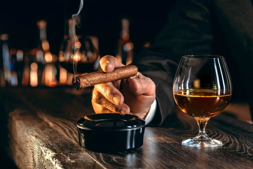 Cigar scaled