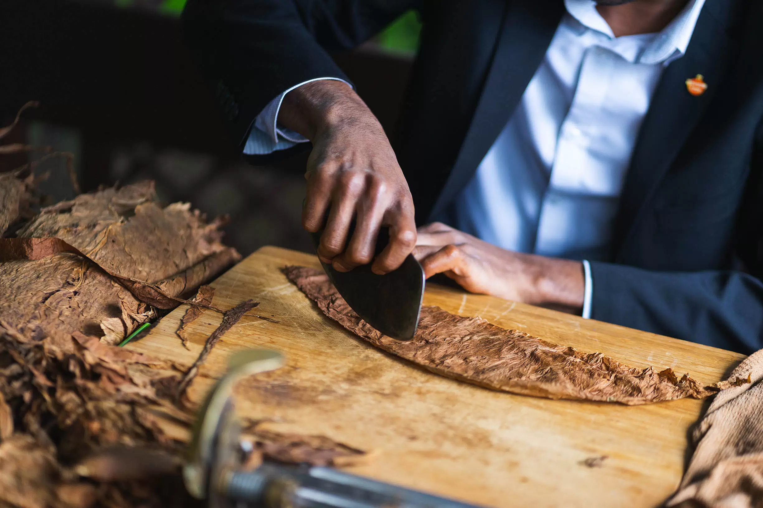 Differences between handmade and machine made cigars